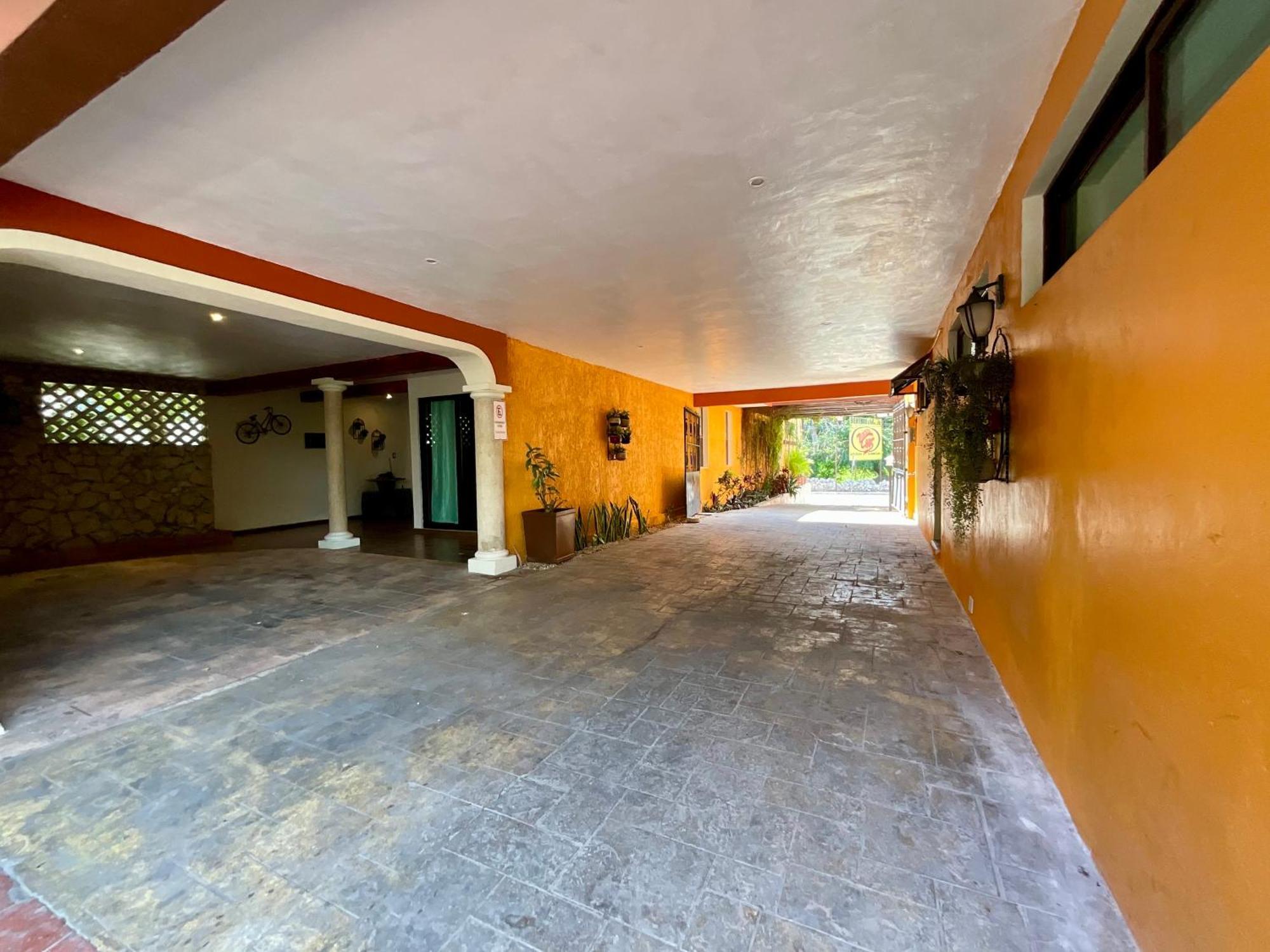 El Zaguan Colonial By Guruhotel Valladolid  Exterior photo